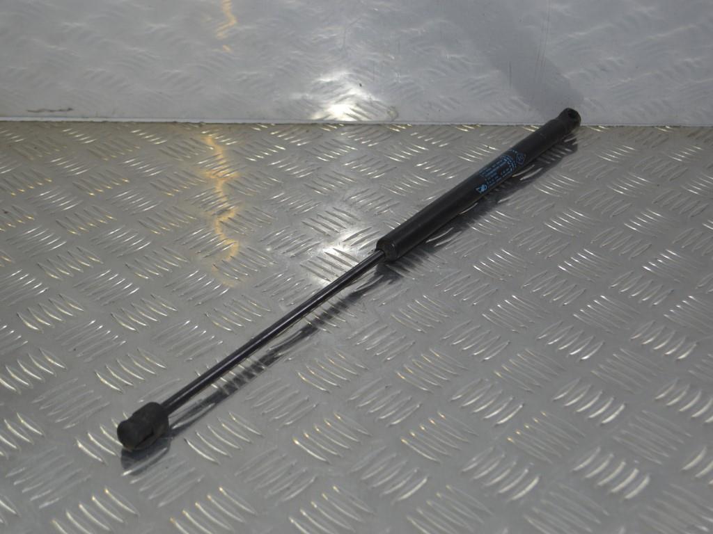 Амортизатор крышки багажника (3-5 двери) Renault Sandero 1 (2009-2014) 8200735264