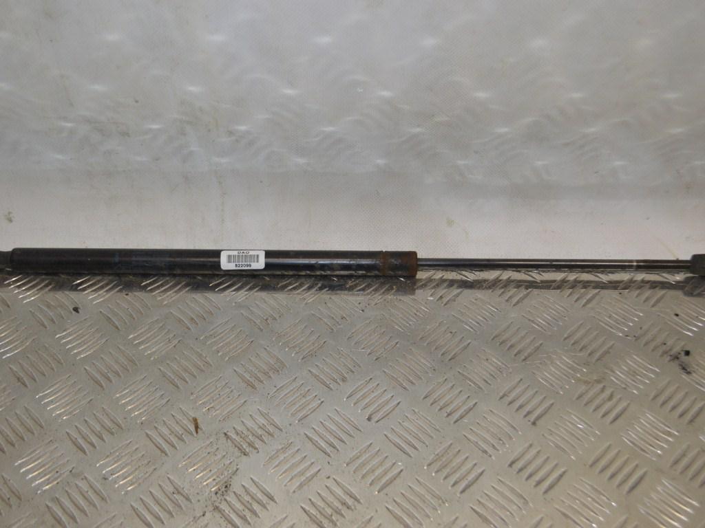 Амортизатор крышки багажника (3-5 двери)