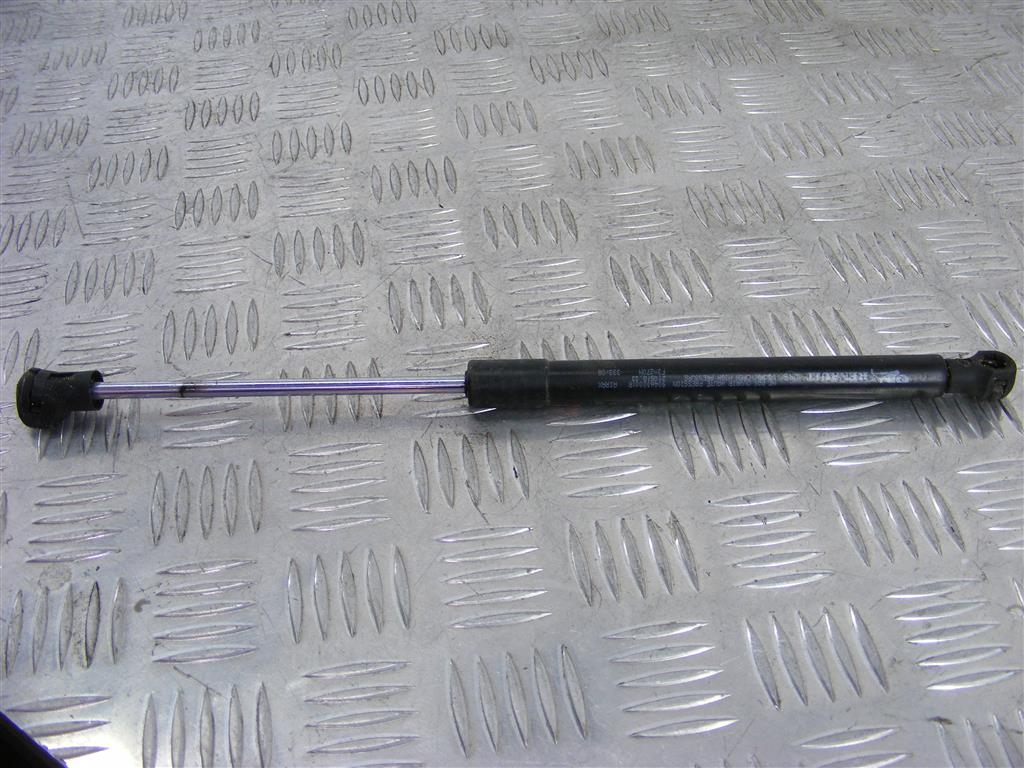 Амортизатор стекла багажника