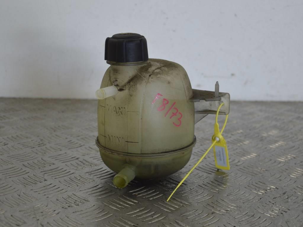 Бачок расширительный Renault Kangoo 1 (1997-2007) 8200686355