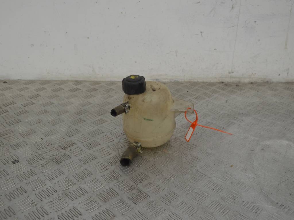 Бачок расширительный