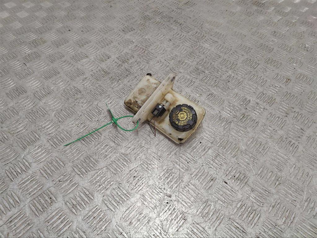 Бачок тормозной жидкости