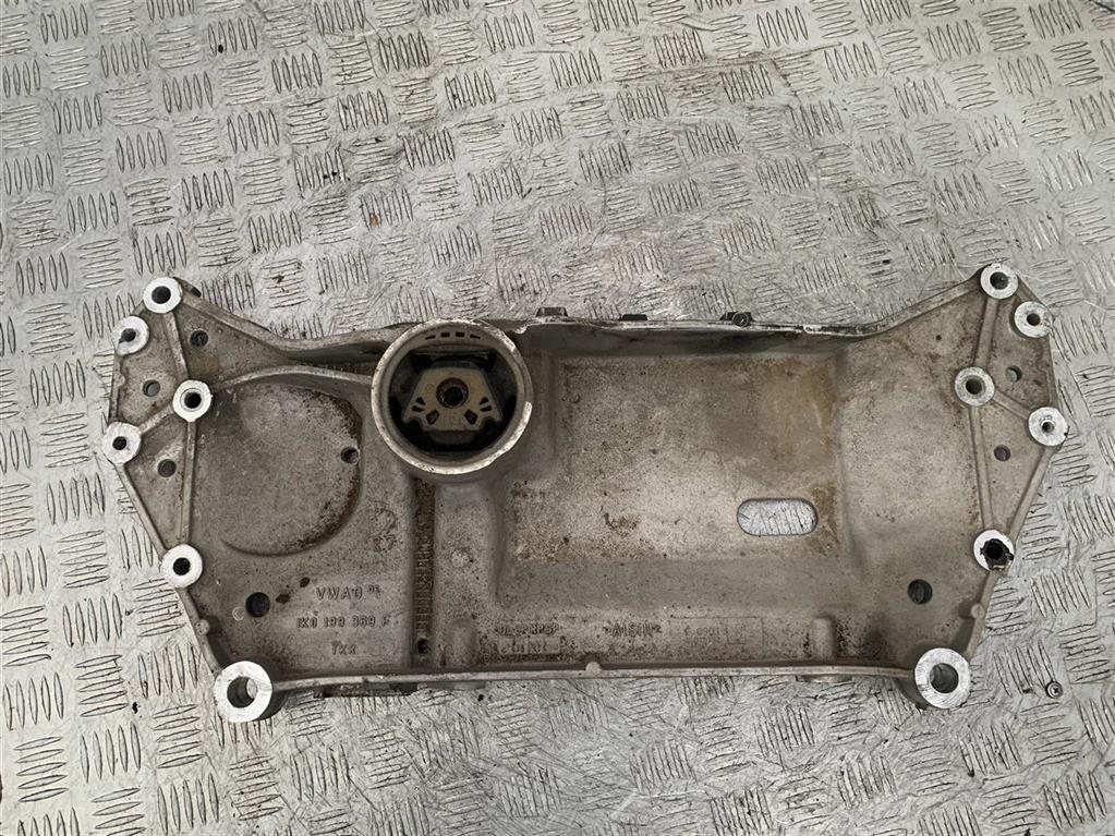 Балка подвески передняя (подрамник)