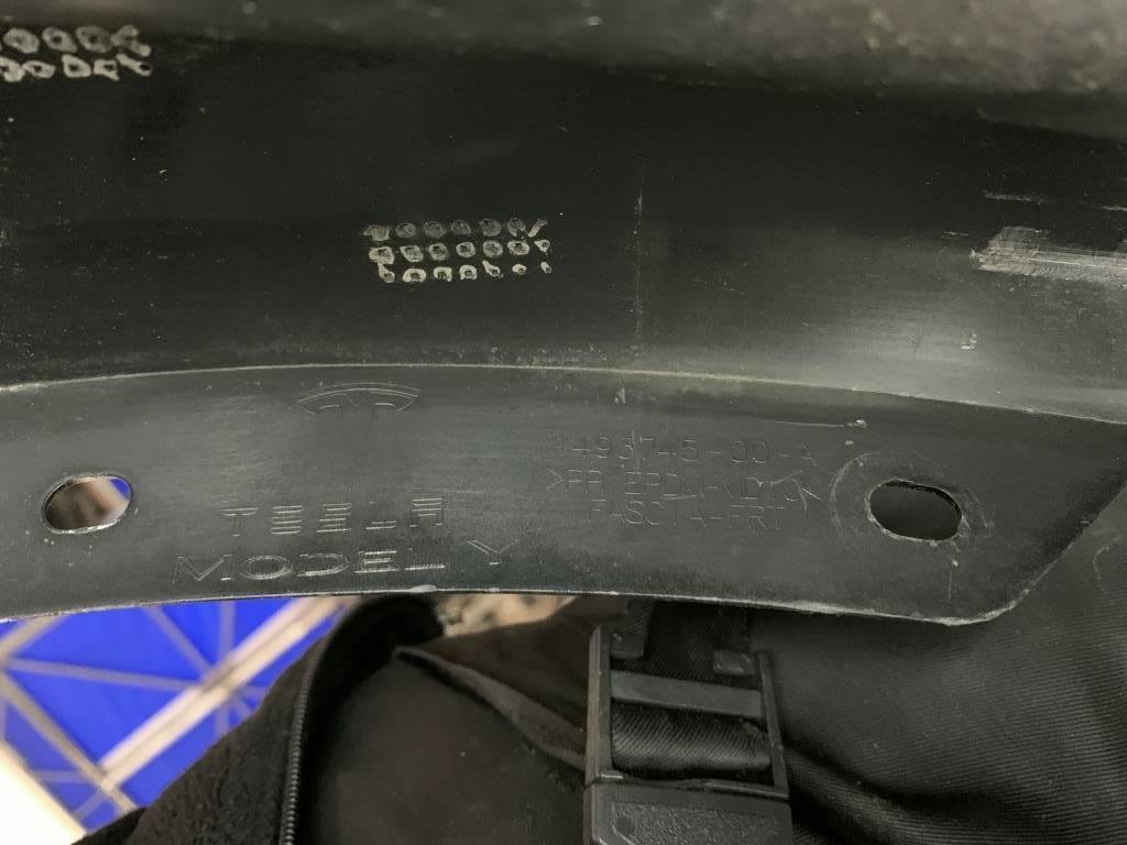 Бампер передний