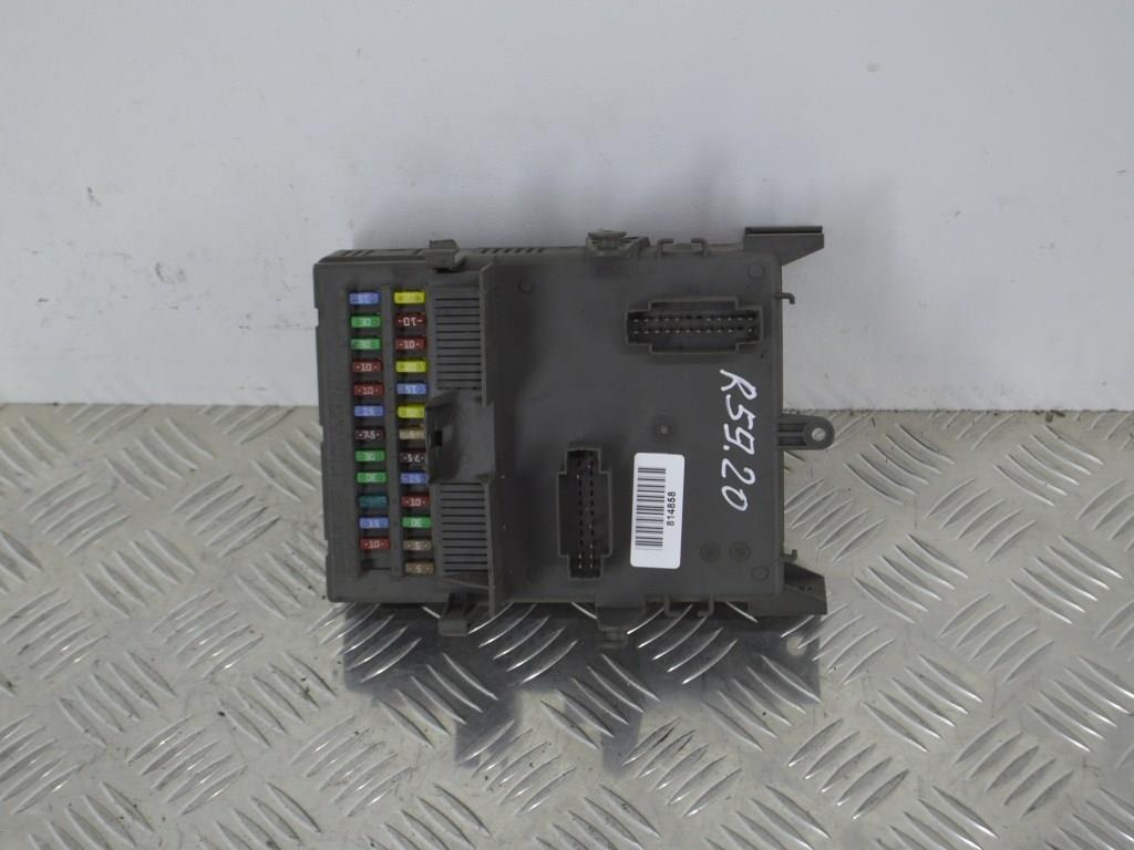 Блок предохранителей Renault Laguna 2 (2001-2007) 8200004201E, 8200283812