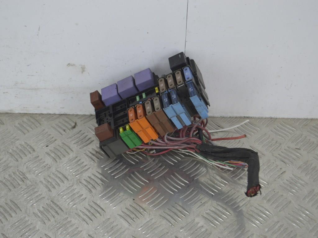 Блок предохранителей Renault Laguna 2 (2001-2007) 8200064071