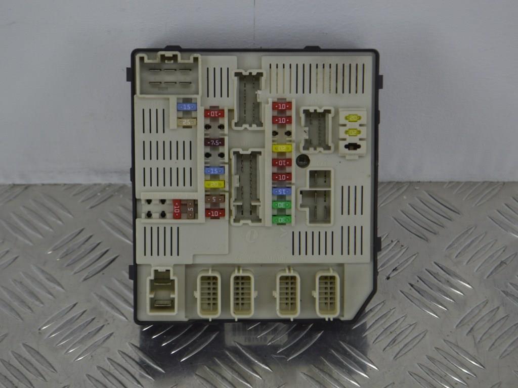 Блок предохранителей