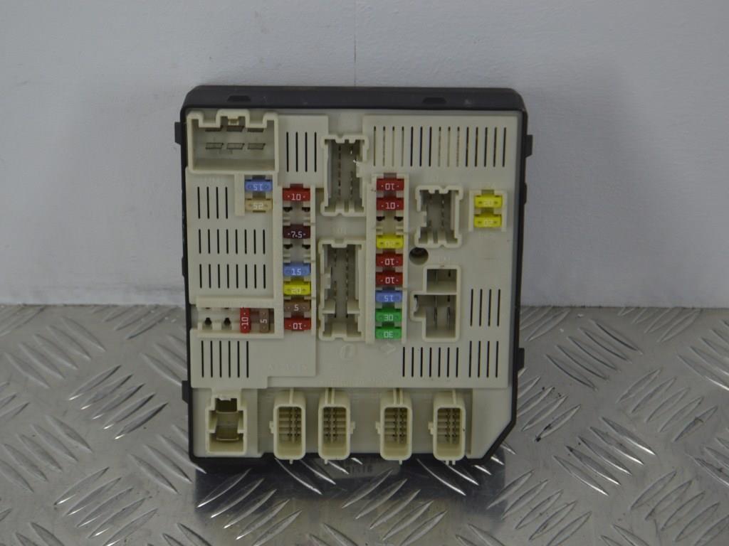 Блок предохранителей