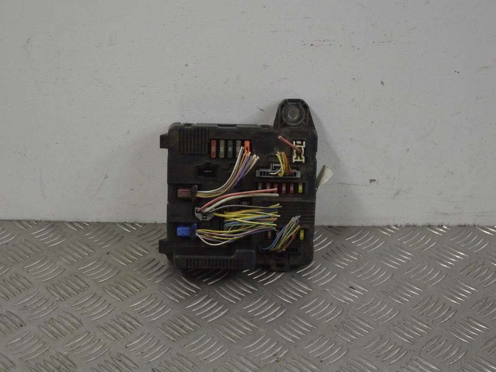 Блок предохранителей Renault Scenic 2 (2003-2009) 8200306032A