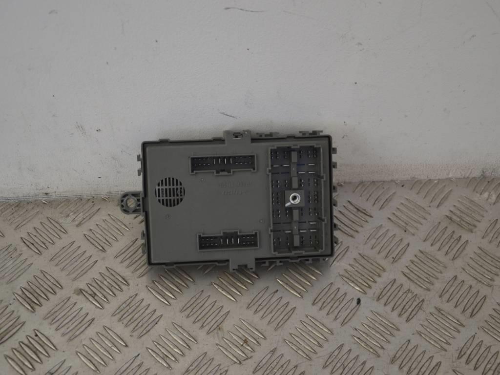 Блок предохранителей