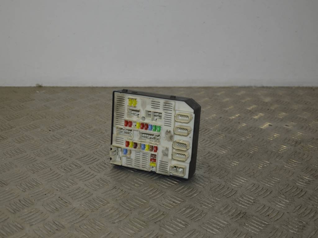 Блок предохранителей