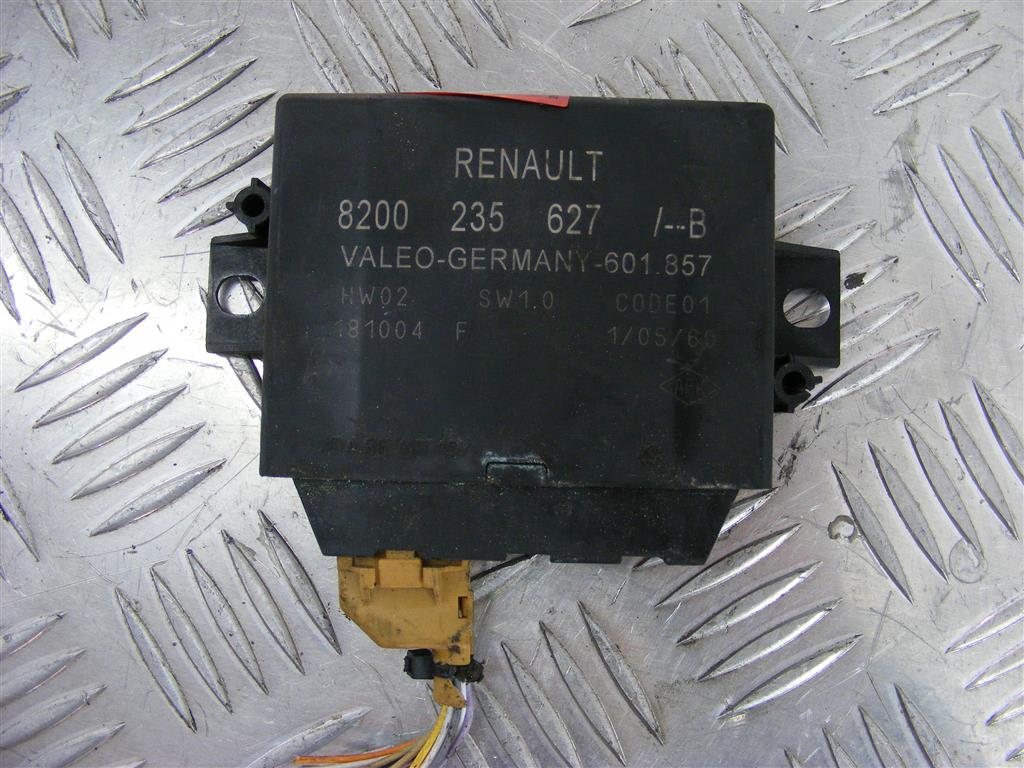 Блок управления парктрониками Renault Espace 4 (2003-2010) 8200235627