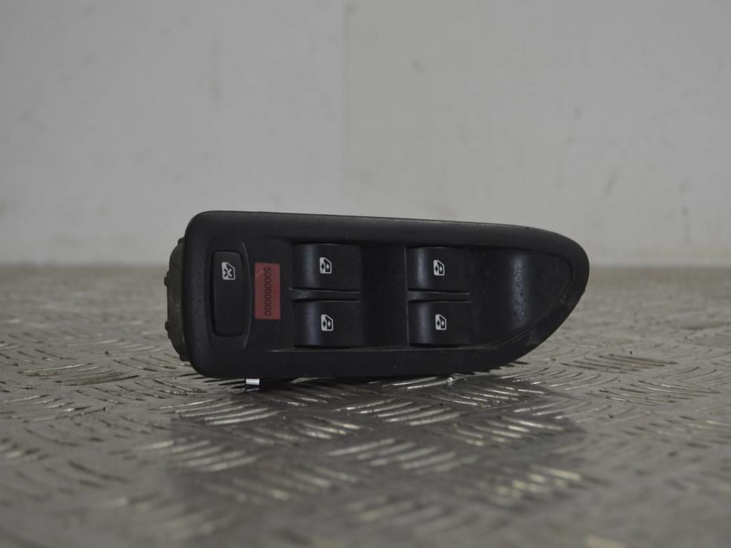 Блок управления стеклоподъемниками Renault Laguna 2 (2001-2007) 8200397297