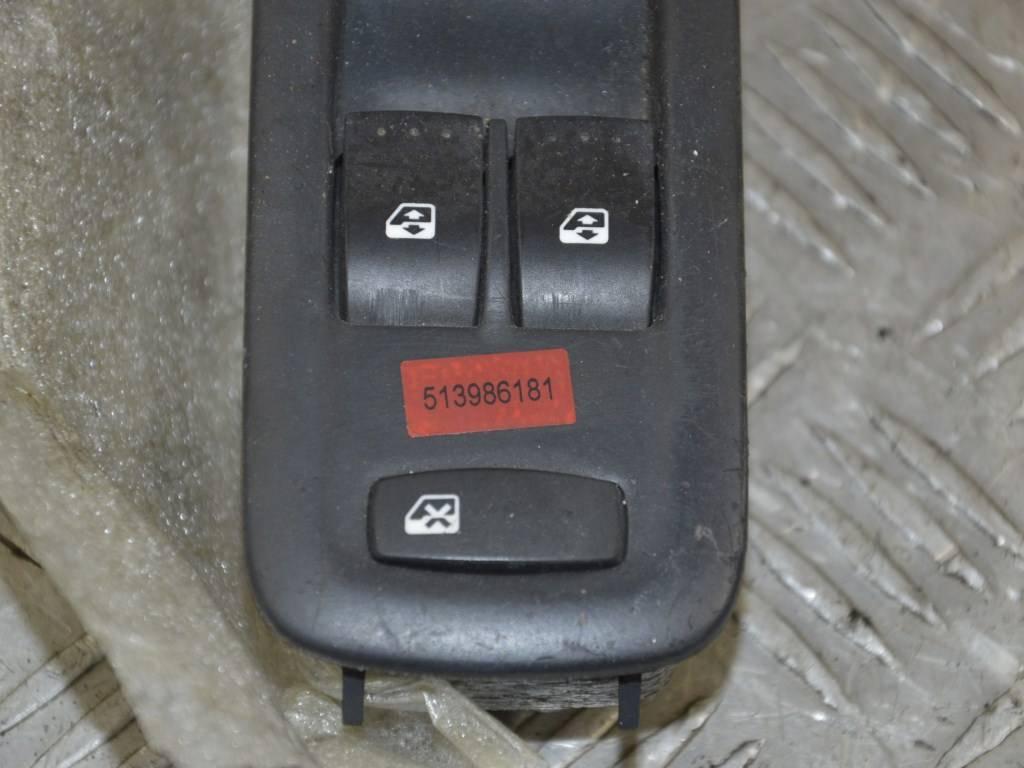 Блок управления стеклоподъемниками Renault Scenic 2 (2003-2009)