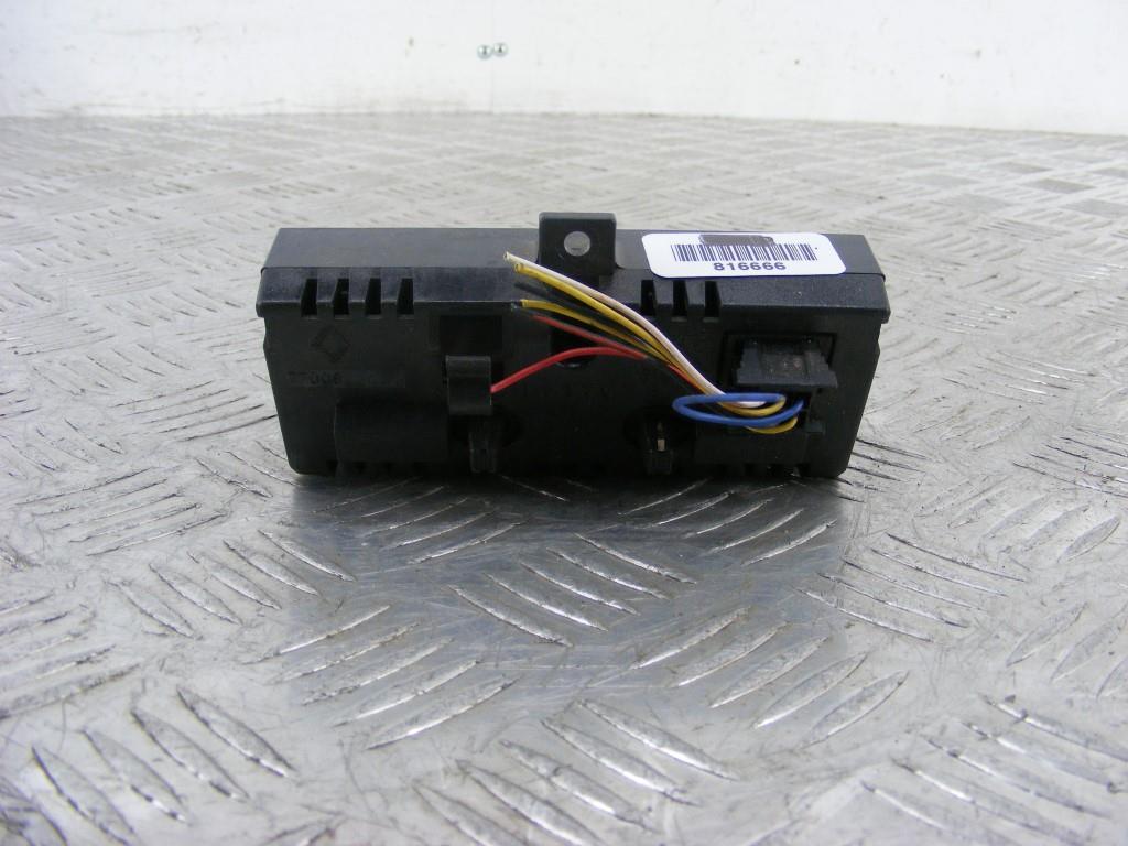 Часы Renault Laguna 1 (1993-2001) 7700822081