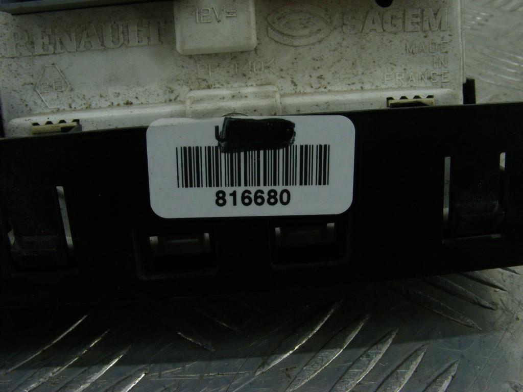 Часы Renault Laguna 2 (2001-2007) 8200002604