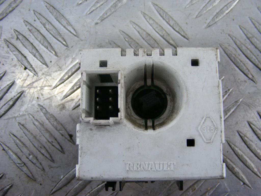 Часы Renault Megane 1 (1996-2002) 7700421037