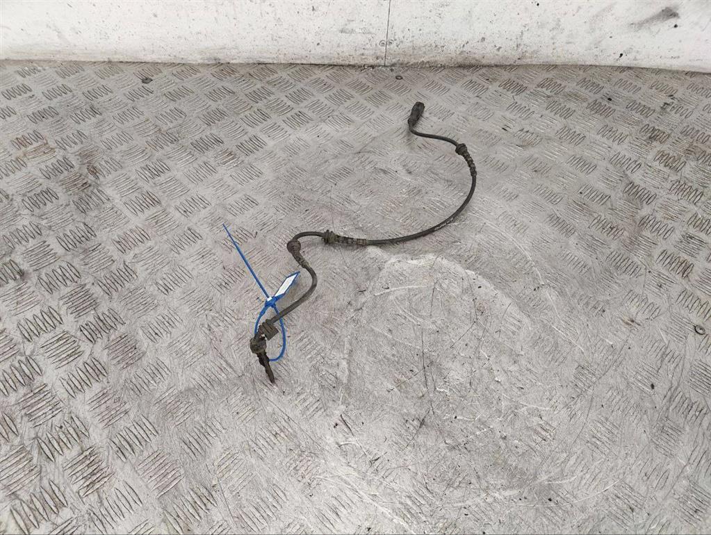 Датчик ABS передний