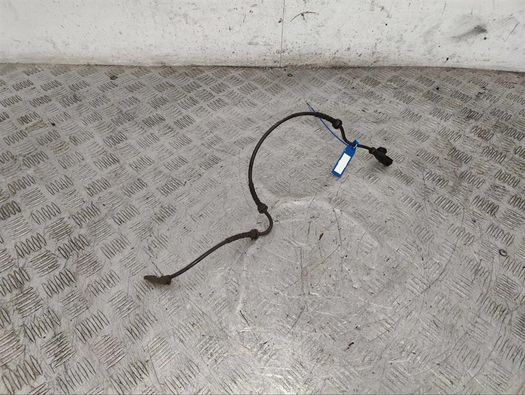 Датчик ABS передний