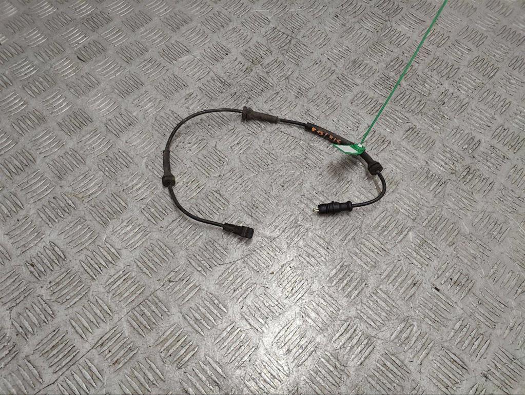 Датчик ABS передний