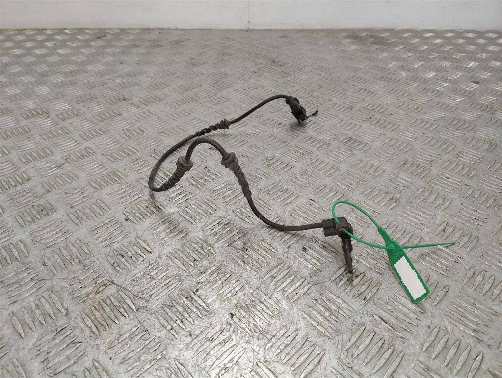 Датчик ABS передний