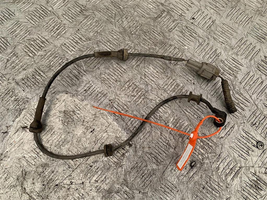 Датчик ABS передний