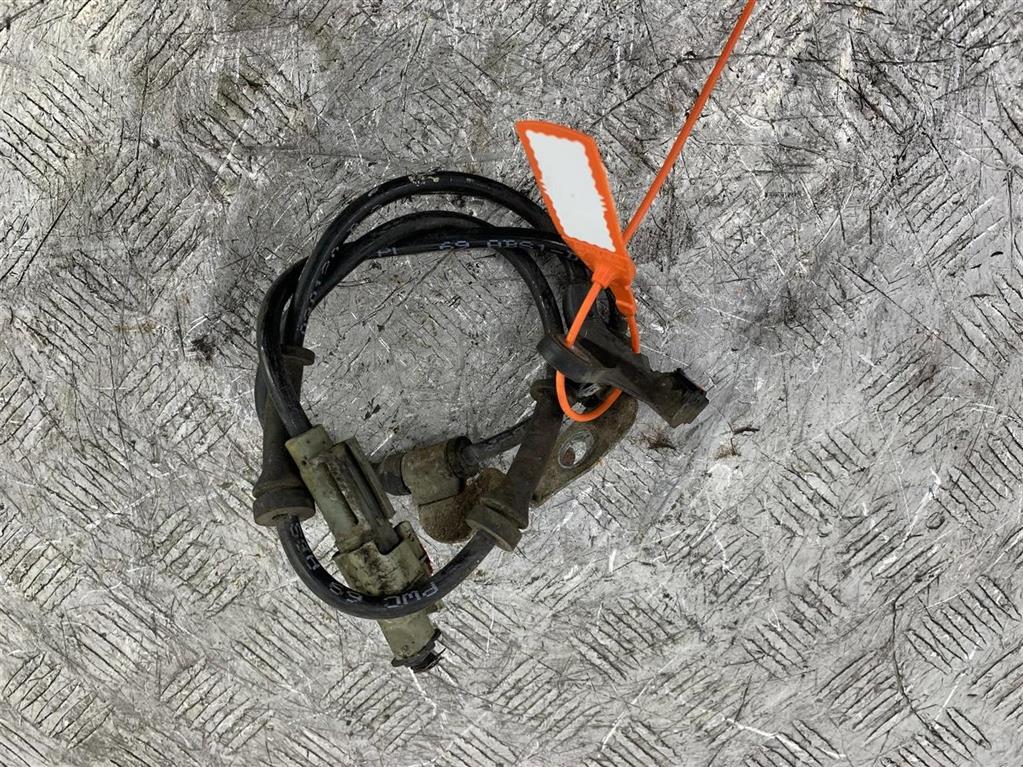 Датчик ABS передний