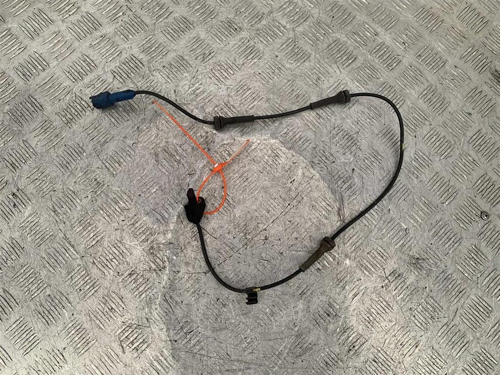 Датчик ABS задний