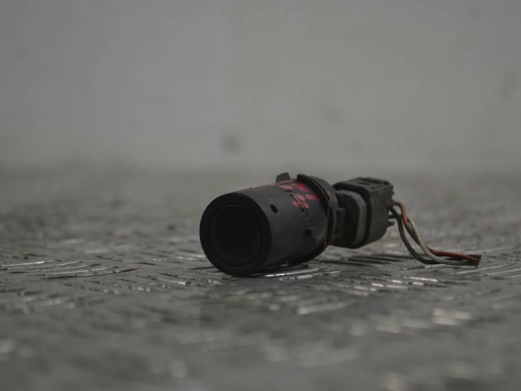 Датчик парктроника Renault Espace 4 (2003-2010) 8200138377