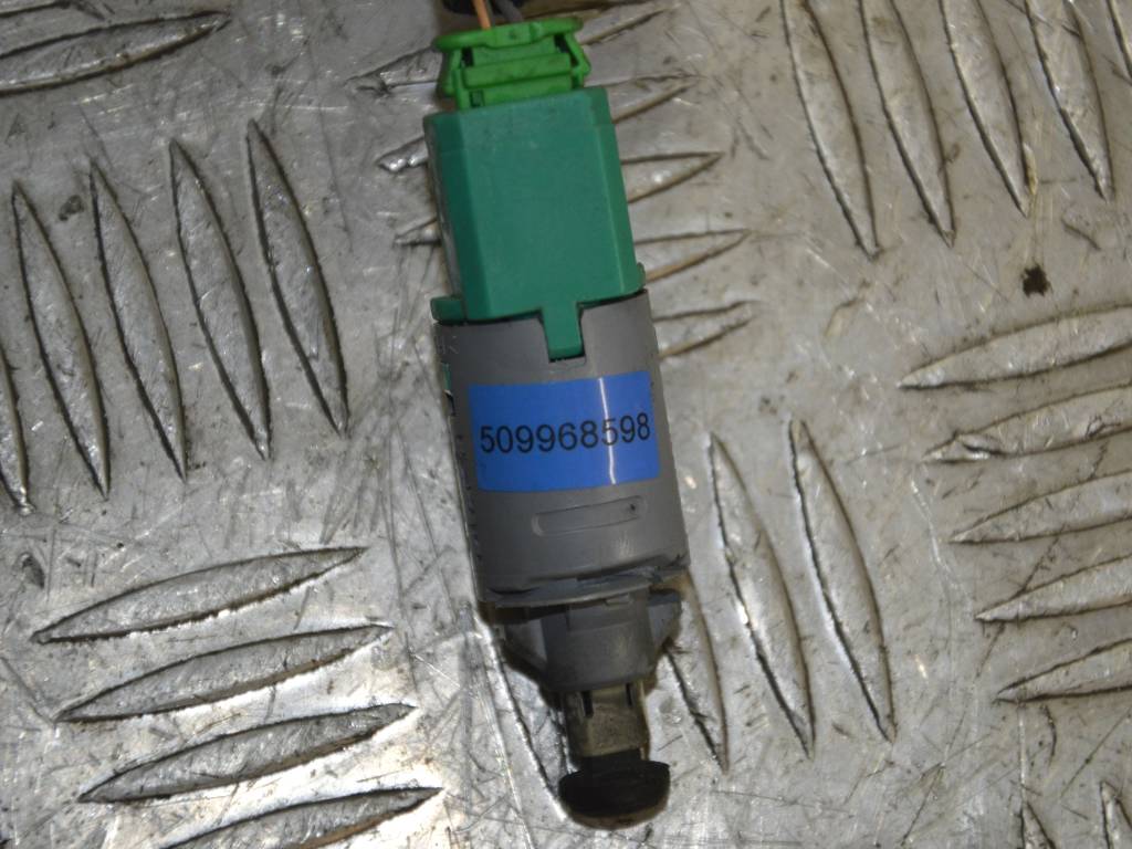 Датчик положения педали сцепления