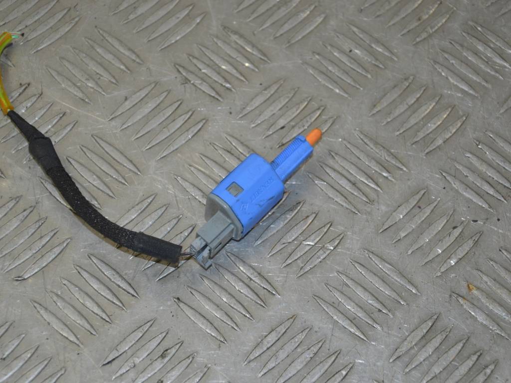 Датчик положения педали сцепления