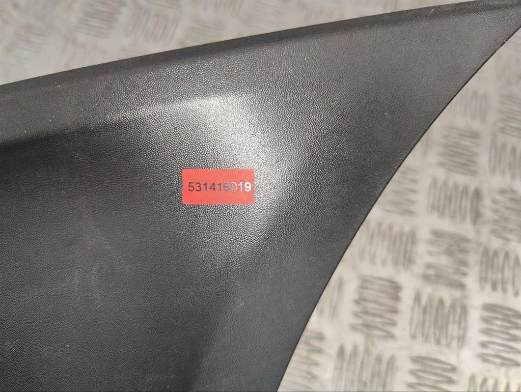 Дефлектор капота