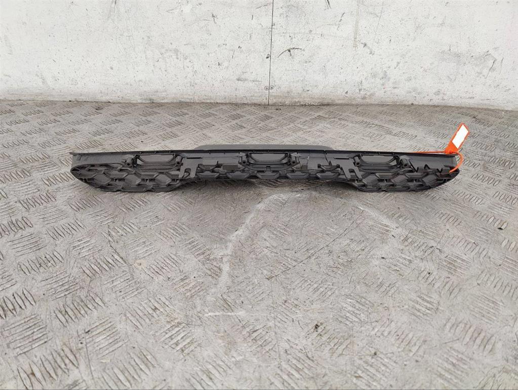 Дефлектор капота