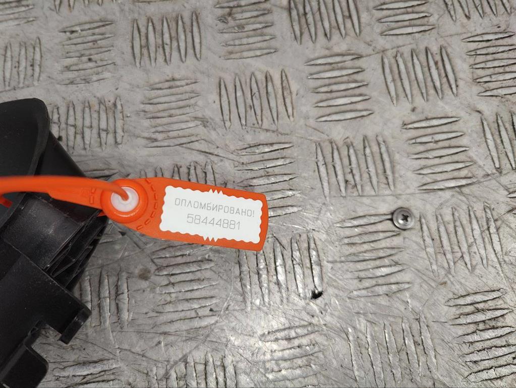 Дефлектор капота