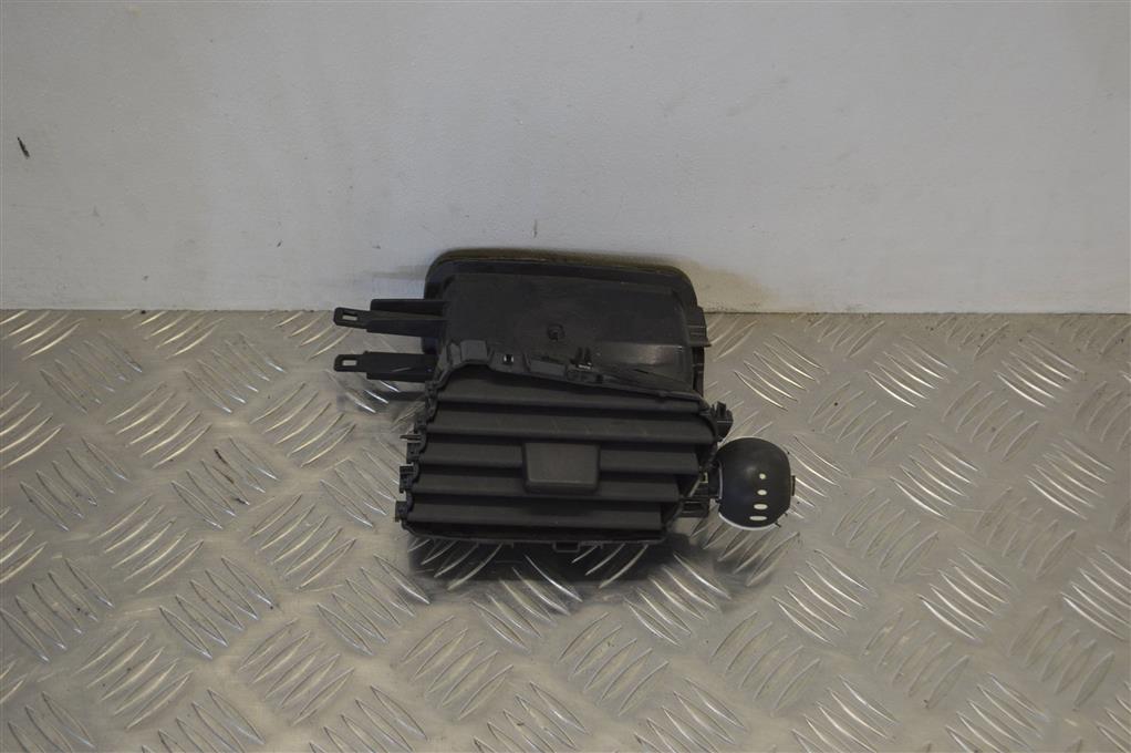 Дефлектор обдува салона