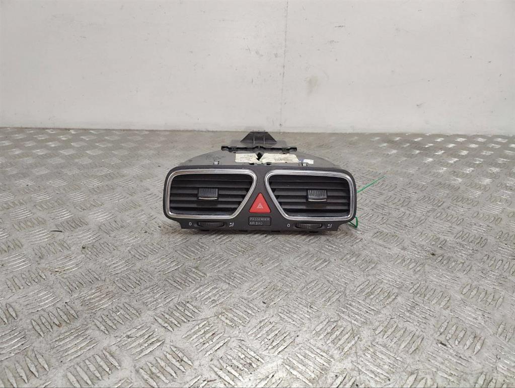 Дефлектор обдува салона