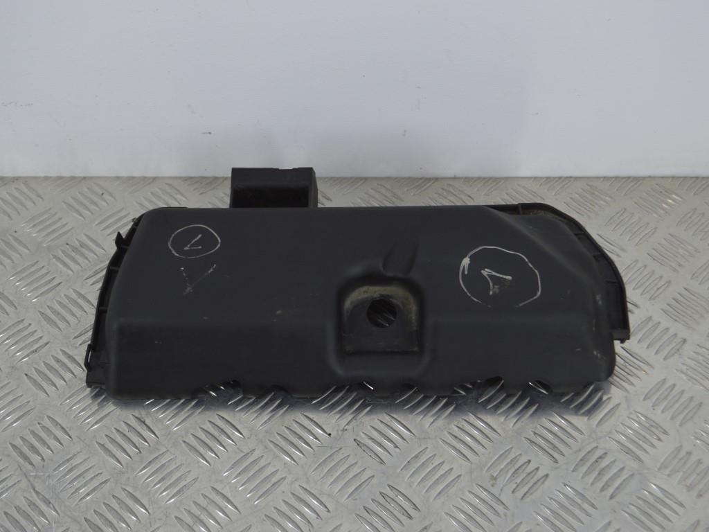 Декоративная крышка двигателя