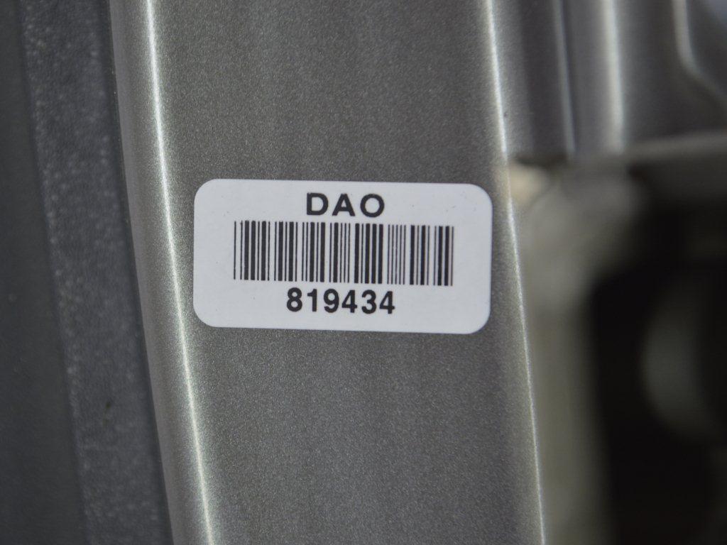 Дверь передняя левая Renault Megane 2 (2002-2008)