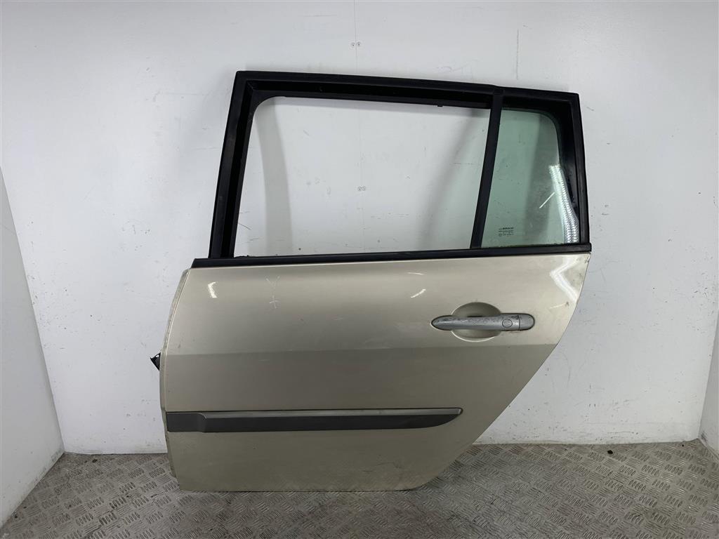 Дверь задняя левая