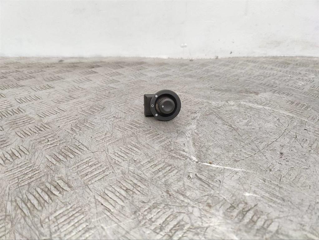 Джойстик регулировки зеркал