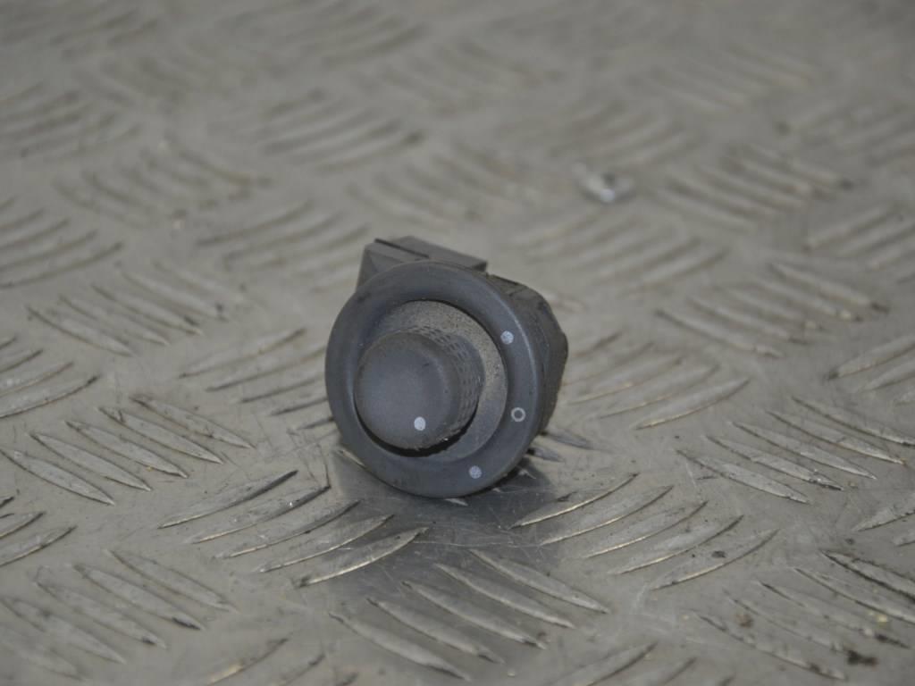 Джойстик регулировки зеркал