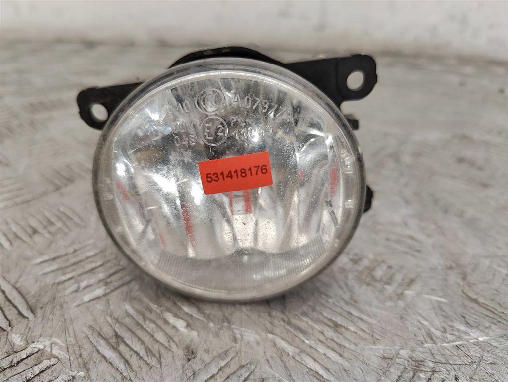 Фара противотуманная левая