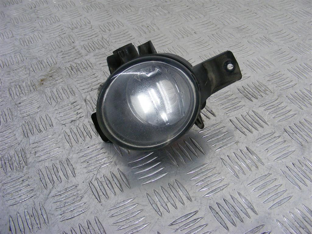 Фара противотуманная левая