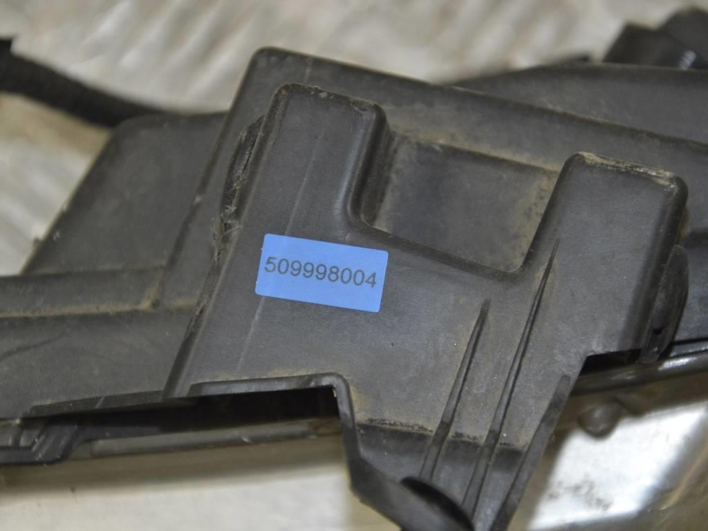 Фара противотуманная левая