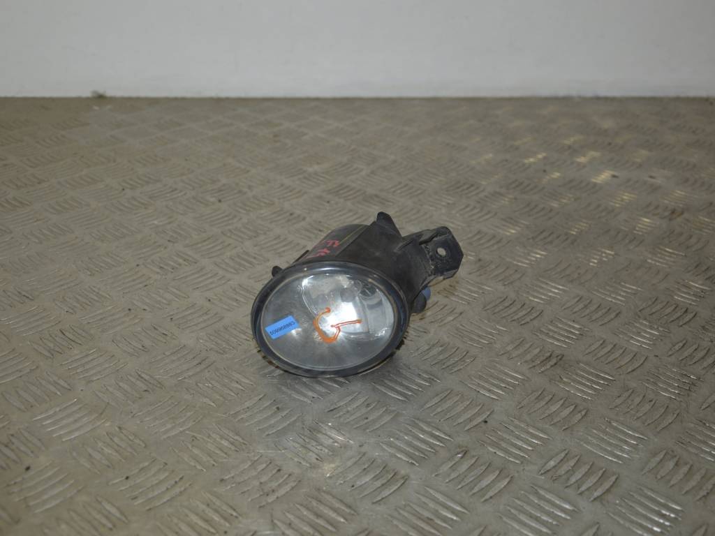 Фара противотуманная левая
