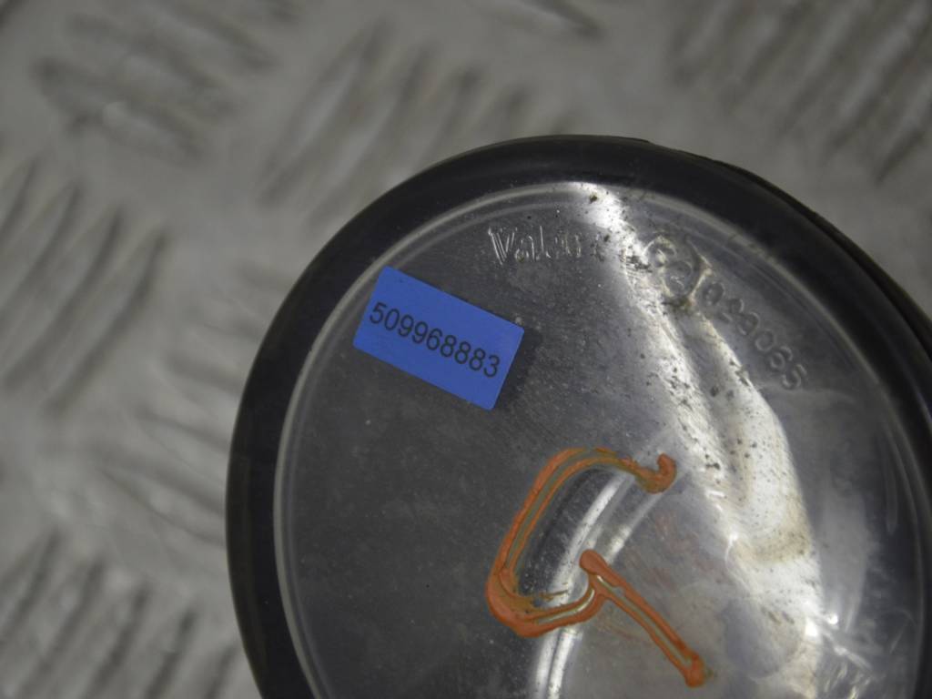 Фара противотуманная левая