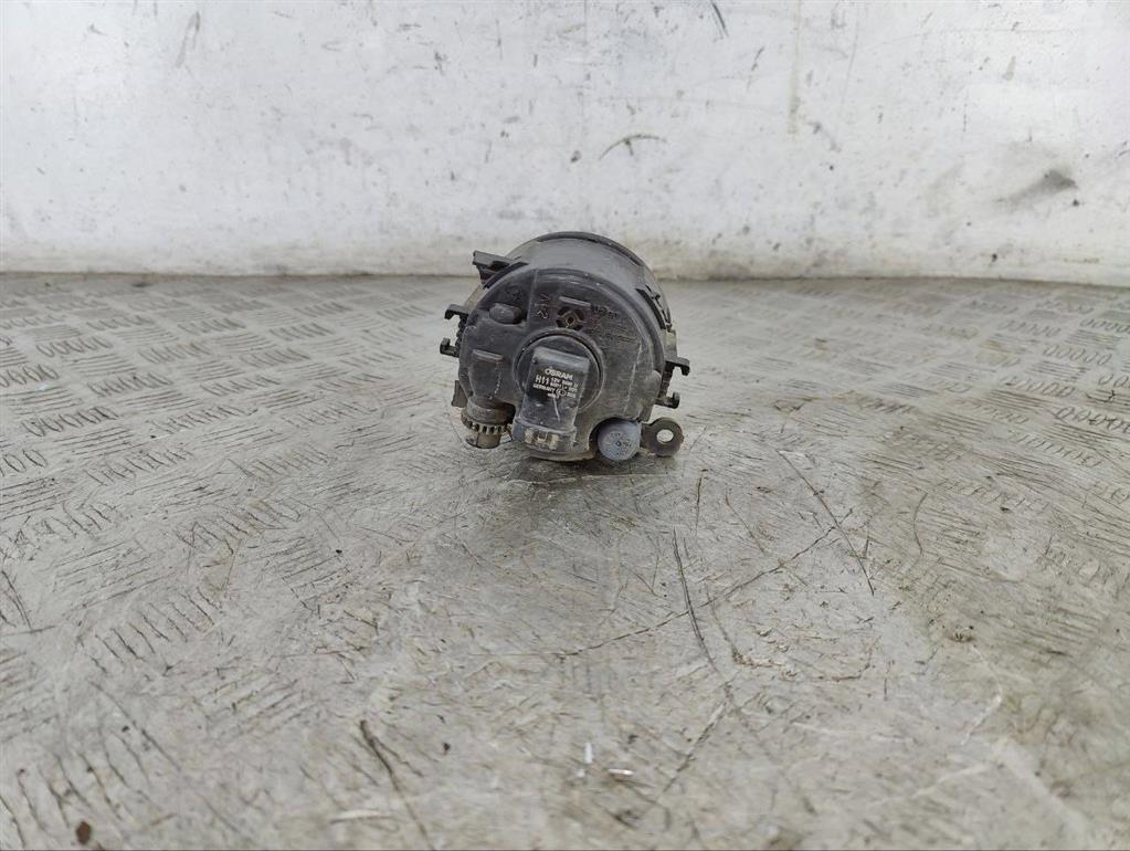 Фара противотуманная правая