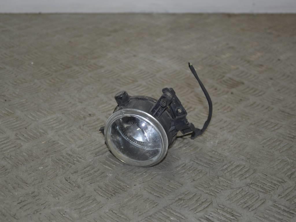 Фара противотуманная правая