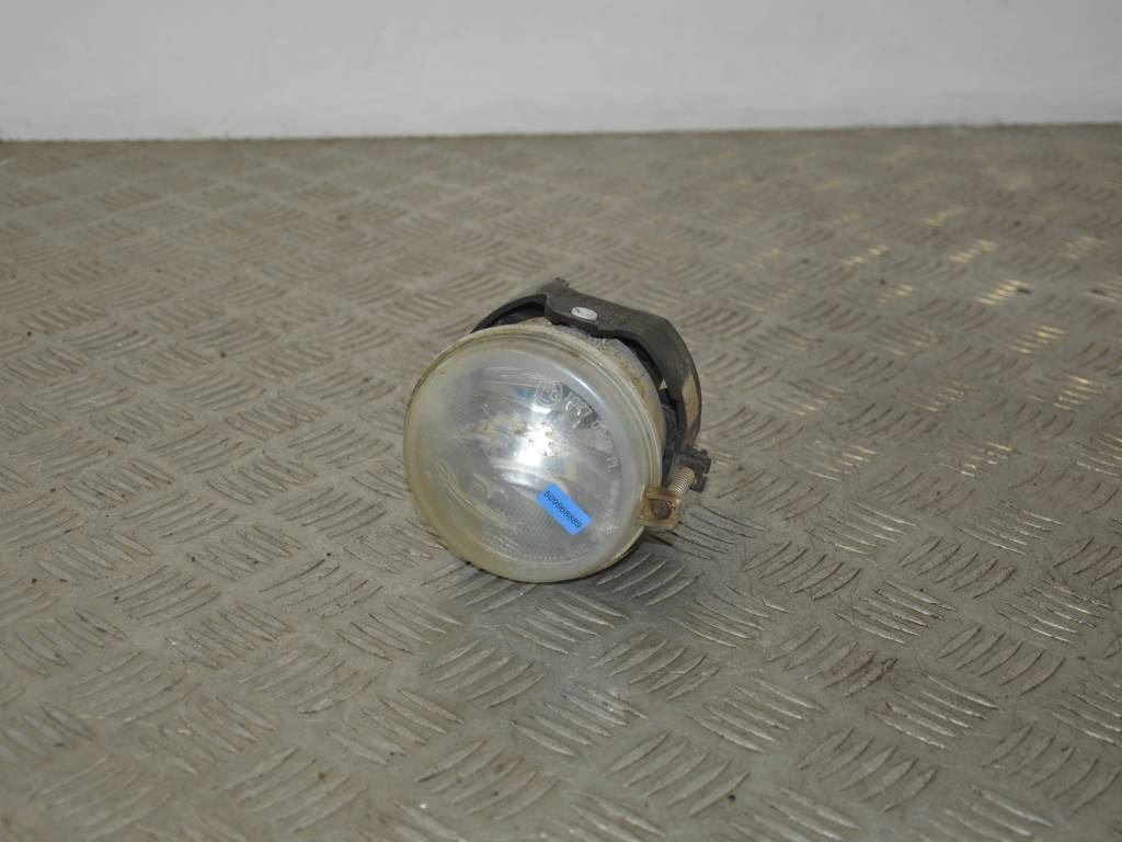 Фара противотуманная правая