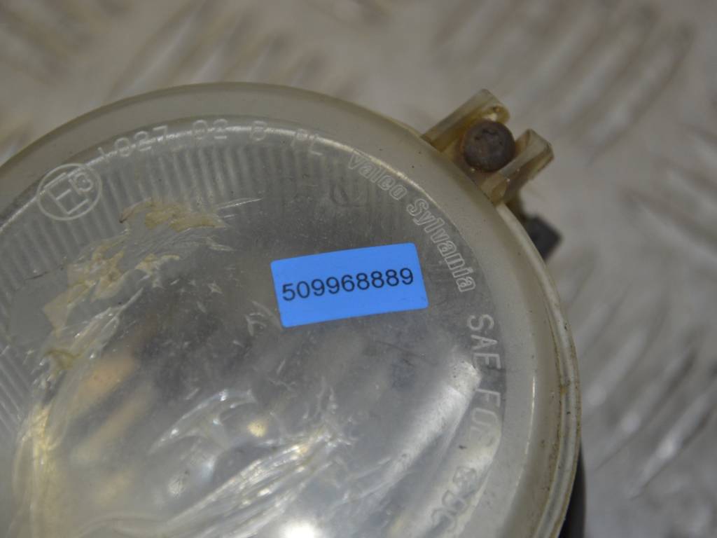 Фара противотуманная правая